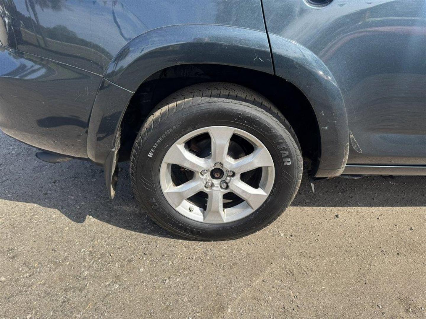 2010 Black /Grey Toyota RAV4 (JTMDF4DV6AD) with an 2.5l I-4 SFI Dohc VVT-I 2 engine, Automatic transmission, located at 745 East Steele Rd., West Columbia, SC, 29170, (803) 755-9148, 33.927212, -81.148483 - Photo#29