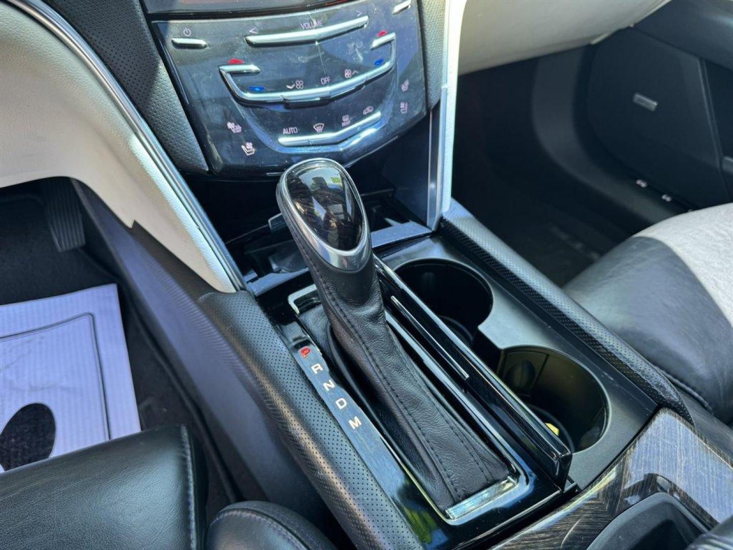 2014 Black /Black Cadillac XTS (2G61S5S32E9) with an 3.6l V6 DI Dohc 3.6l engine, Automatic transmission, located at 745 East Steele Rd., West Columbia, SC, 29170, (803) 755-9148, 33.927212, -81.148483 - Photo#15