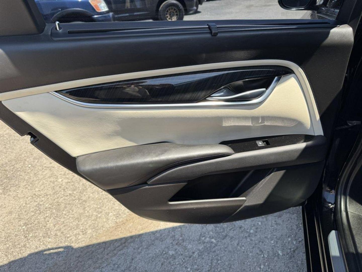 2014 Black /Black Cadillac XTS (2G61S5S32E9) with an 3.6l V6 DI Dohc 3.6l engine, Automatic transmission, located at 745 East Steele Rd., West Columbia, SC, 29170, (803) 755-9148, 33.927212, -81.148483 - Photo#23