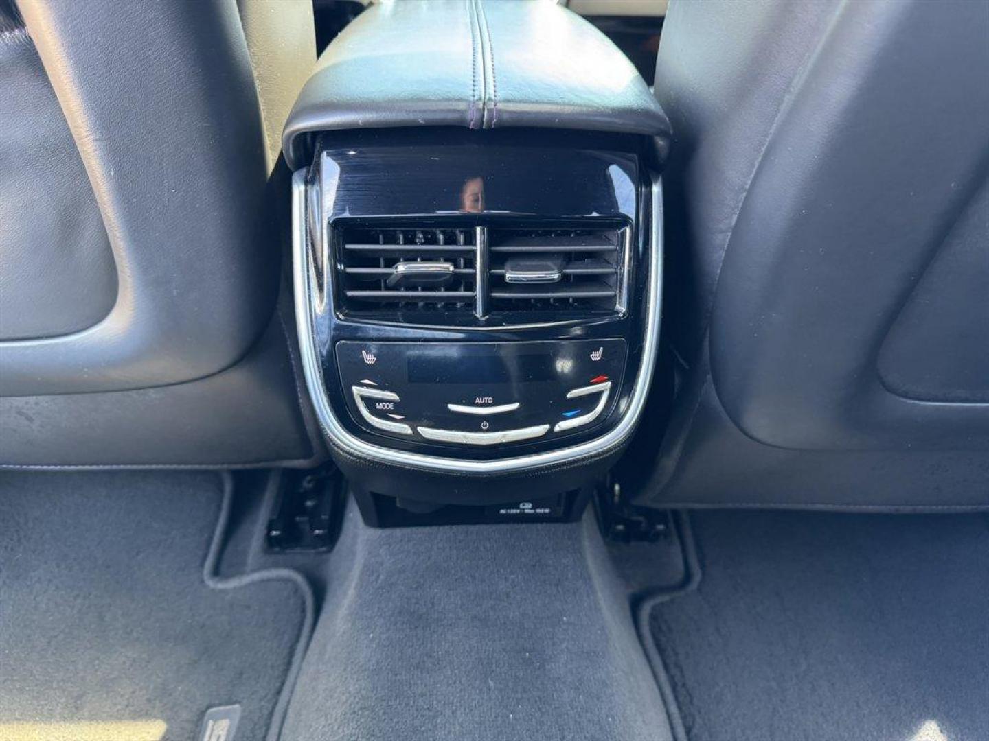 2014 Black /Black Cadillac XTS (2G61S5S32E9) with an 3.6l V6 DI Dohc 3.6l engine, Automatic transmission, located at 745 East Steele Rd., West Columbia, SC, 29170, (803) 755-9148, 33.927212, -81.148483 - Photo#25