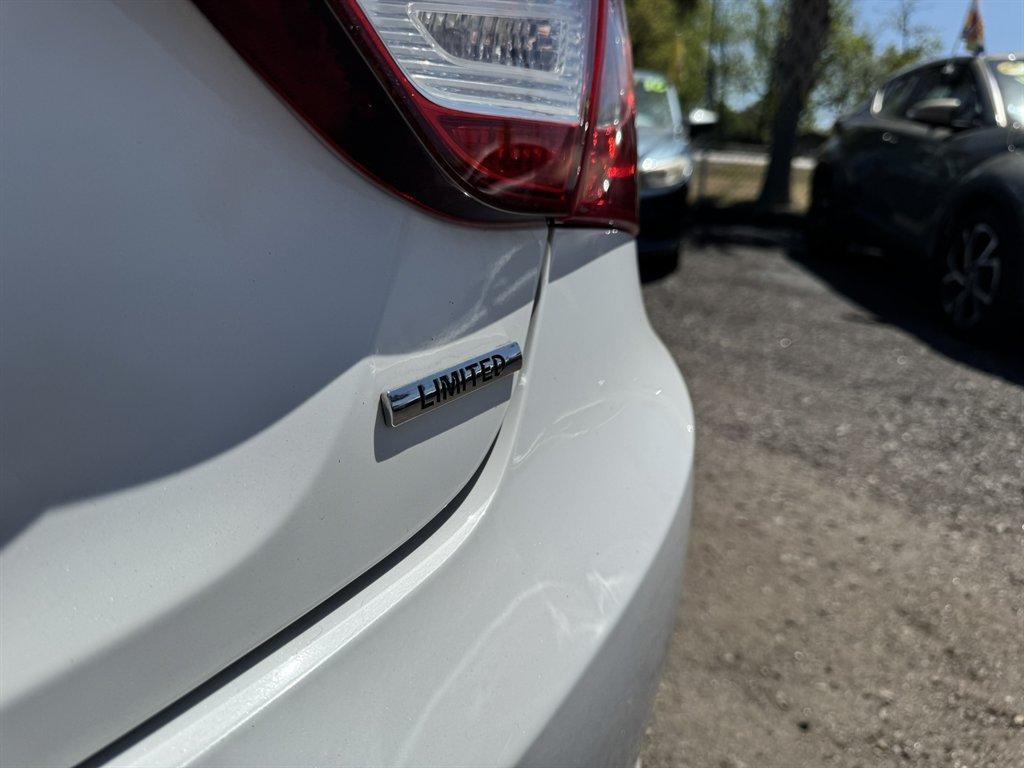 2013 White /Black Hyundai Sonata (5NPEC4AC6DH) with an 2.4l I-4 DI Dohc 2.4l engine, Automatic transmission, located at 745 East Steele Rd., West Columbia, SC, 29170, (803) 755-9148, 33.927212, -81.148483 - Photo#27