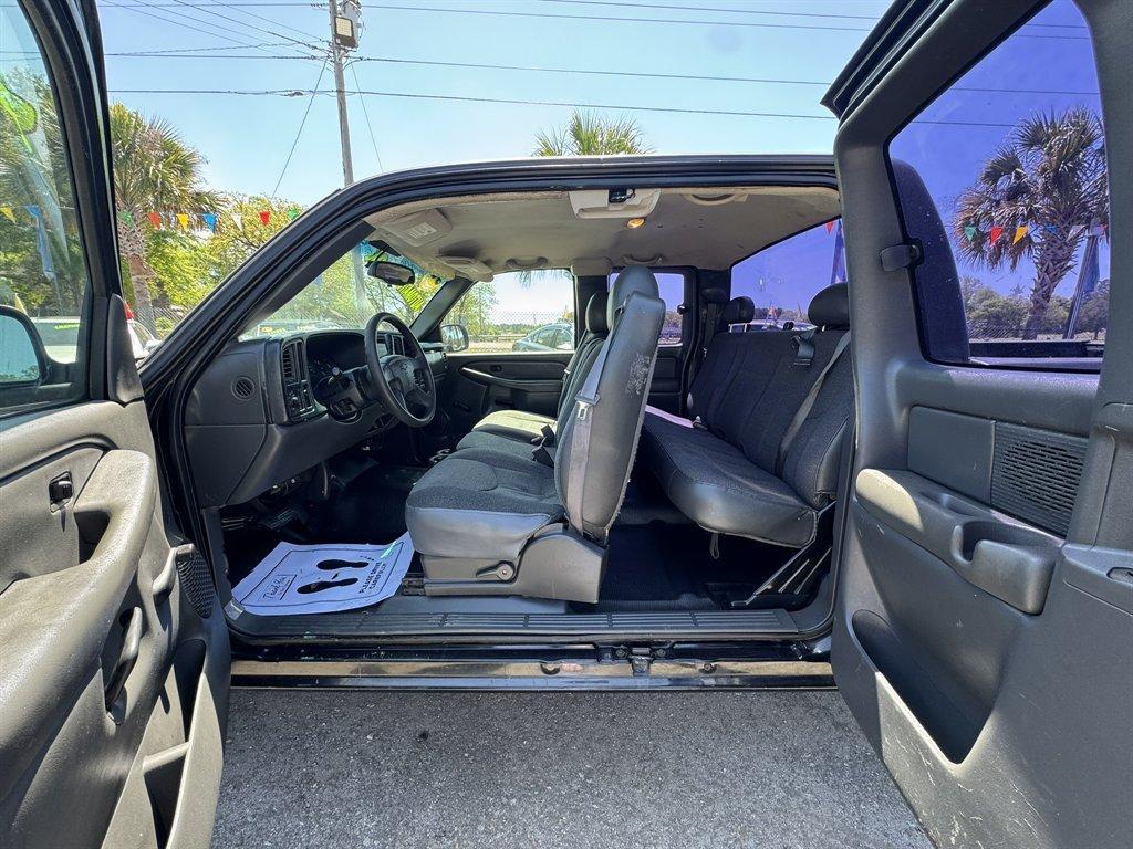 2004 Black /Grey Chevrolet Silverado 1500 (1GCEC19X14Z) with an 4.3l V6 MPI 4.3l engine, Automatic transmission, located at 745 East Steele Rd., West Columbia, SC, 29170, (803) 755-9148, 33.927212, -81.148483 - Photo#14