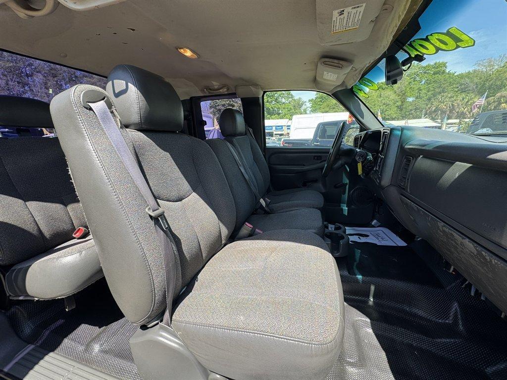 2004 Black /Grey Chevrolet Silverado 1500 (1GCEC19X14Z) with an 4.3l V6 MPI 4.3l engine, Automatic transmission, located at 745 East Steele Rd., West Columbia, SC, 29170, (803) 755-9148, 33.927212, -81.148483 - Photo#19