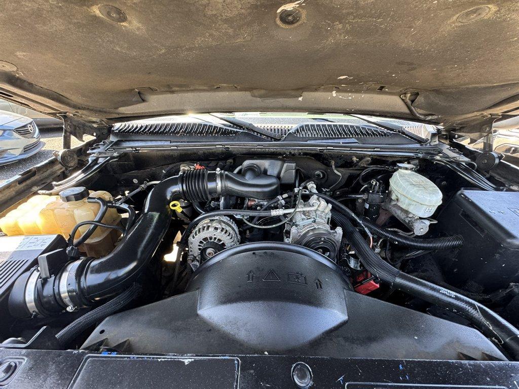 2004 Black /Grey Chevrolet Silverado 1500 (1GCEC19X14Z) with an 4.3l V6 MPI 4.3l engine, Automatic transmission, located at 745 East Steele Rd., West Columbia, SC, 29170, (803) 755-9148, 33.927212, -81.148483 - Photo#21