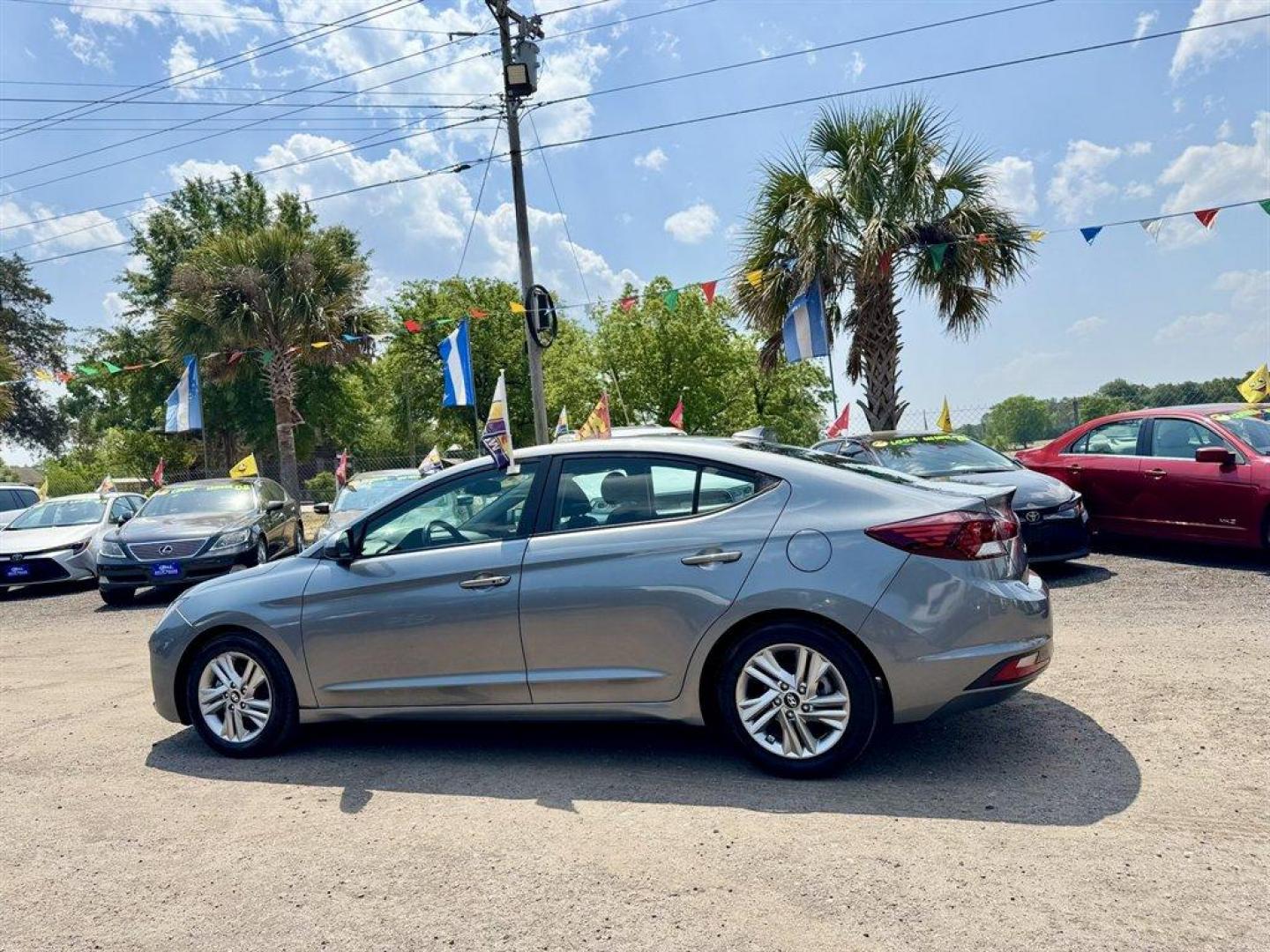2019 Grey /Grey Hyundai Elantra (KMHD84LF0KU) with an 2.0l I-4 MPI Dohc 2.0l engine, Automatic transmission, located at 745 East Steele Rd., West Columbia, SC, 29170, (803) 755-9148, 33.927212, -81.148483 - Photo#5