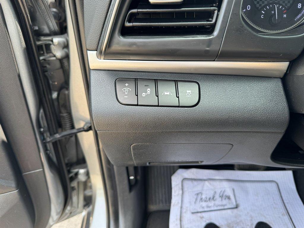 2019 Grey /Grey Hyundai Elantra (KMHD84LF0KU) with an 2.0l I-4 MPI Dohc 2.0l engine, Automatic transmission, located at 745 East Steele Rd., West Columbia, SC, 29170, (803) 755-9148, 33.927212, -81.148483 - Photo#18