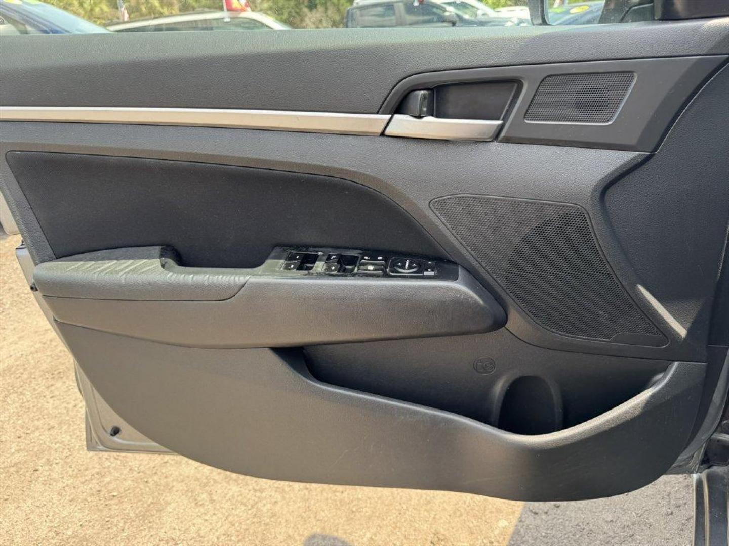 2019 Grey /Grey Hyundai Elantra (KMHD84LF0KU) with an 2.0l I-4 MPI Dohc 2.0l engine, Automatic transmission, located at 745 East Steele Rd., West Columbia, SC, 29170, (803) 755-9148, 33.927212, -81.148483 - Photo#19