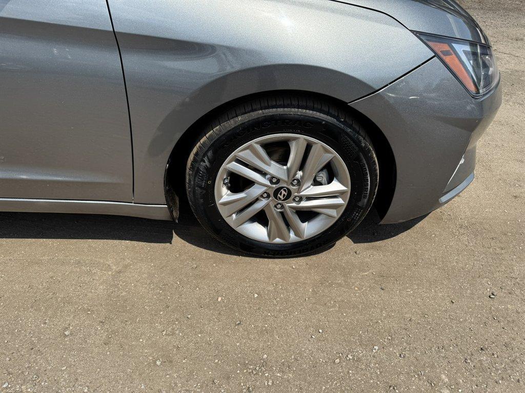 2019 Grey /Grey Hyundai Elantra (KMHD84LF0KU) with an 2.0l I-4 MPI Dohc 2.0l engine, Automatic transmission, located at 745 East Steele Rd., West Columbia, SC, 29170, (803) 755-9148, 33.927212, -81.148483 - Photo#28