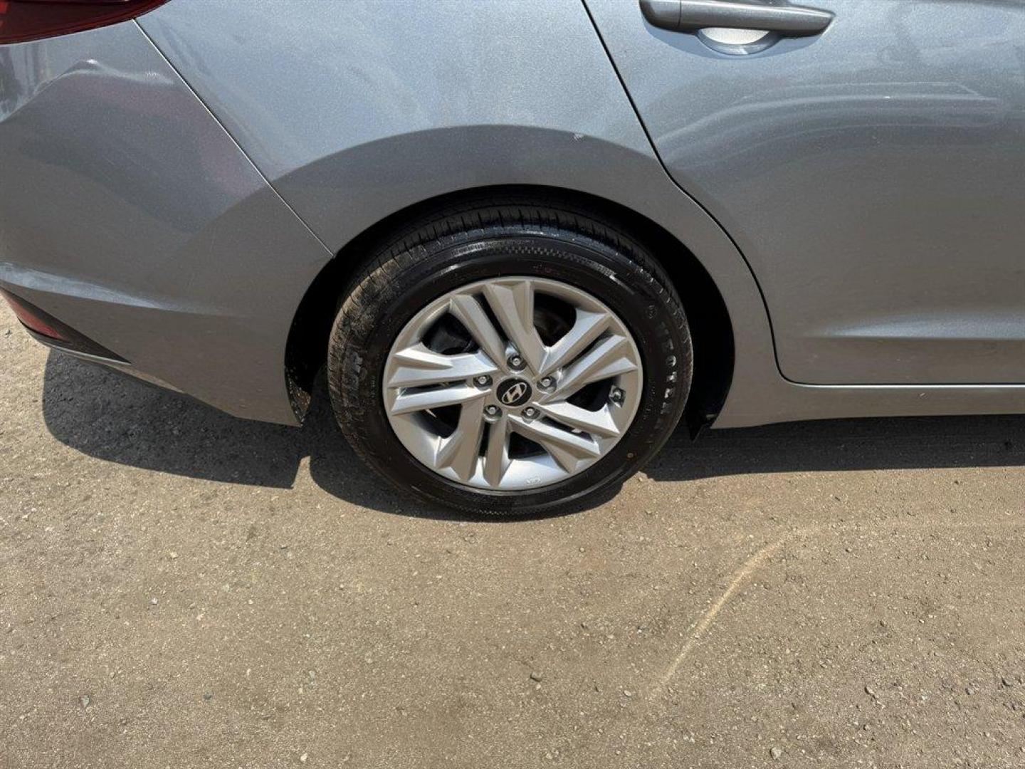 2019 Grey /Grey Hyundai Elantra (KMHD84LF0KU) with an 2.0l I-4 MPI Dohc 2.0l engine, Automatic transmission, located at 745 East Steele Rd., West Columbia, SC, 29170, (803) 755-9148, 33.927212, -81.148483 - Photo#29