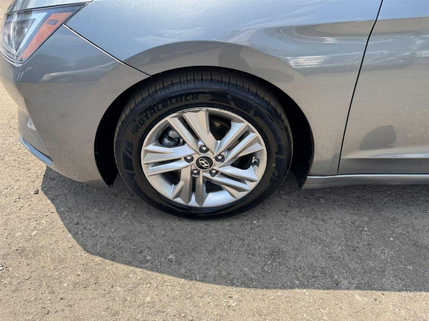 2019 Grey /Grey Hyundai Elantra (KMHD84LF0KU) with an 2.0l I-4 MPI Dohc 2.0l engine, Automatic transmission, located at 745 East Steele Rd., West Columbia, SC, 29170, (803) 755-9148, 33.927212, -81.148483 - Photo#31