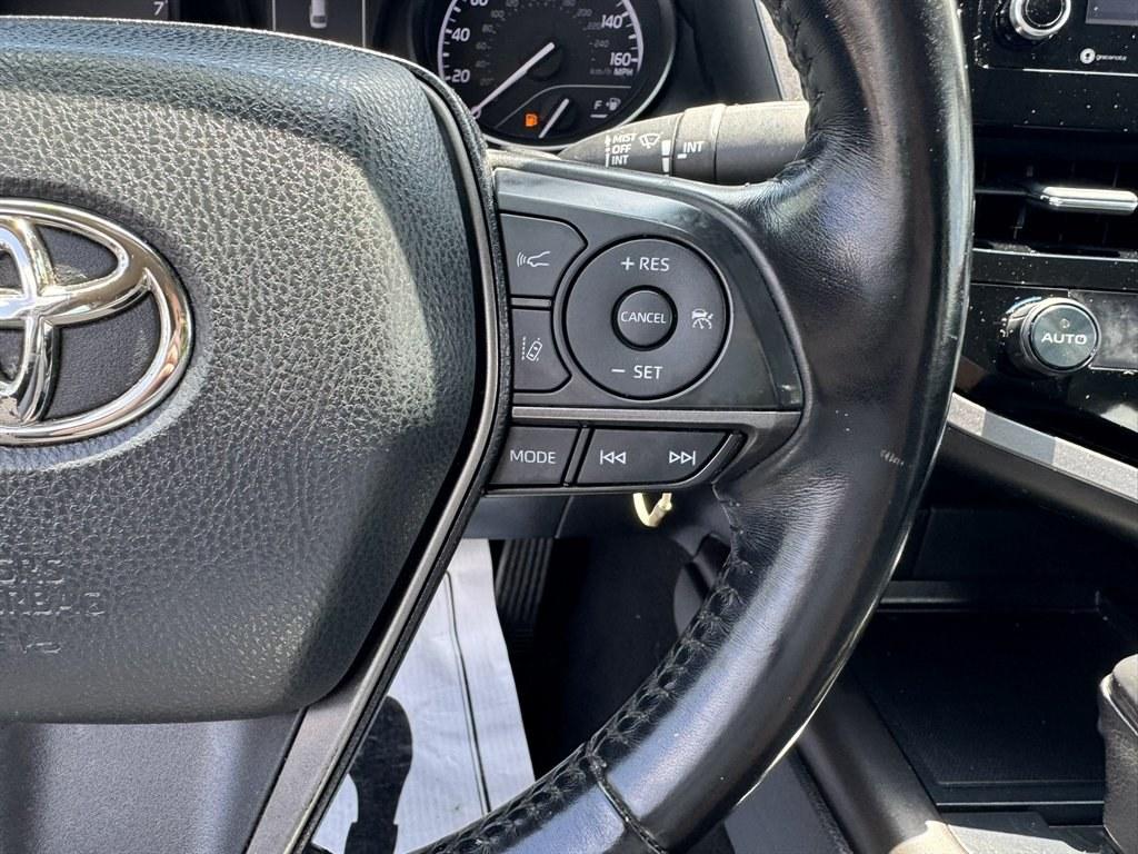 2021 White /Black Toyota Camry (4T1G11AK0MU) with an 2.5l I-4 DI Dohc 2.5l engine, Automatic transmission, located at 745 East Steele Rd., West Columbia, SC, 29170, (803) 755-9148, 33.927212, -81.148483- Photo#9