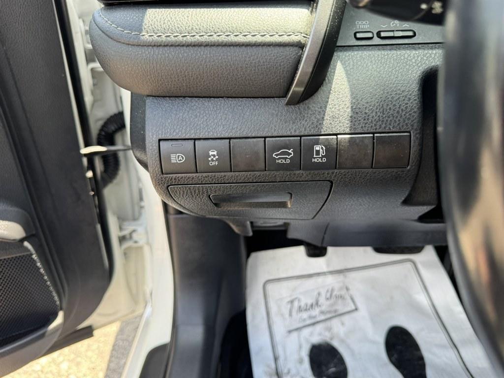 2021 White /Black Toyota Camry (4T1G11AK0MU) with an 2.5l I-4 DI Dohc 2.5l engine, Automatic transmission, located at 745 East Steele Rd., West Columbia, SC, 29170, (803) 755-9148, 33.927212, -81.148483- Photo#16