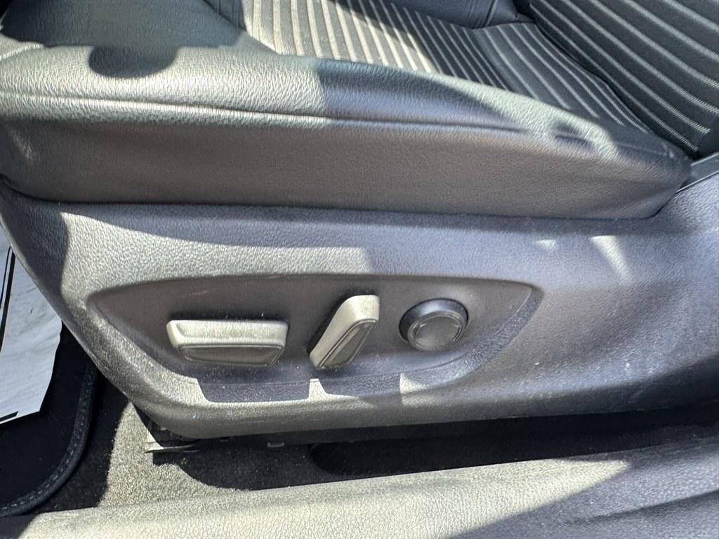 2021 White /Black Toyota Camry (4T1G11AK0MU) with an 2.5l I-4 DI Dohc 2.5l engine, Automatic transmission, located at 745 East Steele Rd., West Columbia, SC, 29170, (803) 755-9148, 33.927212, -81.148483- Photo#20