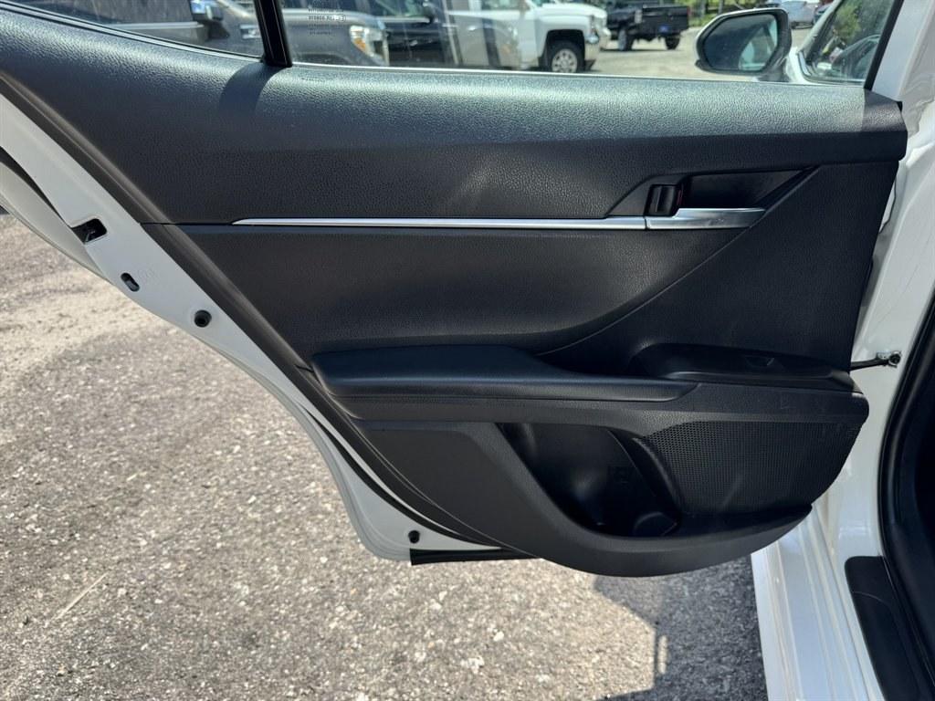 2021 White /Black Toyota Camry (4T1G11AK0MU) with an 2.5l I-4 DI Dohc 2.5l engine, Automatic transmission, located at 745 East Steele Rd., West Columbia, SC, 29170, (803) 755-9148, 33.927212, -81.148483- Photo#21