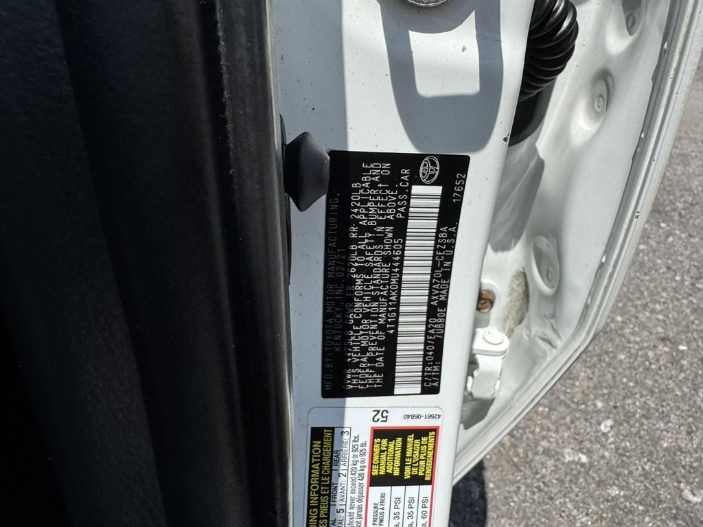 2021 White /Black Toyota Camry (4T1G11AK0MU) with an 2.5l I-4 DI Dohc 2.5l engine, Automatic transmission, located at 745 East Steele Rd., West Columbia, SC, 29170, (803) 755-9148, 33.927212, -81.148483- Photo#32