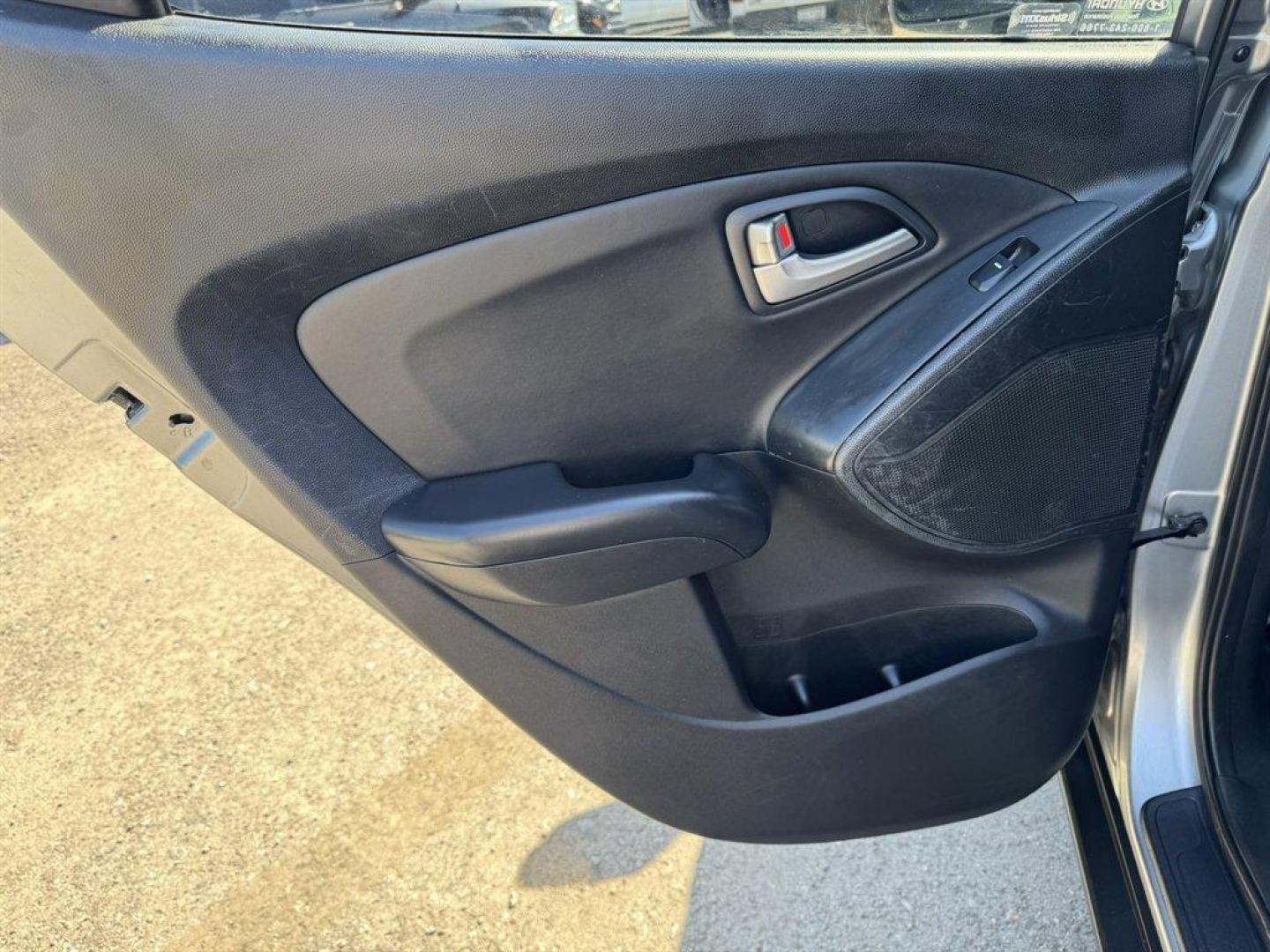 2013 Grey /Black Hyundai Tucson (KM8JUCACXDU) with an 2.4l I-4 MPI Dohc 2.4l engine, Automatic transmission, located at 745 East Steele Rd., West Columbia, SC, 29170, (803) 755-9148, 33.927212, -81.148483 - Photo#18