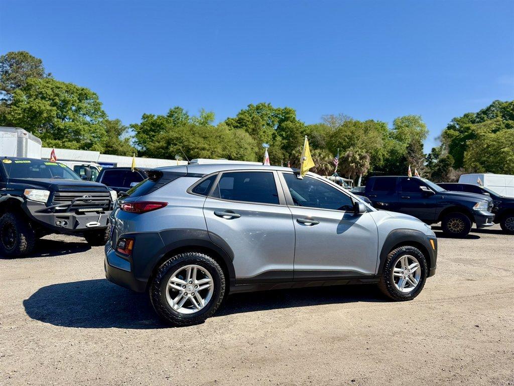 2021 Silver /Grey Hyundai Kona (KM8K12AA7MU) with an 2.0l I-4 MPI Dohc 2.0l engine, Automatic transmission, located at 745 East Steele Rd., West Columbia, SC, 29170, (803) 755-9148, 33.927212, -81.148483 - Photo#3