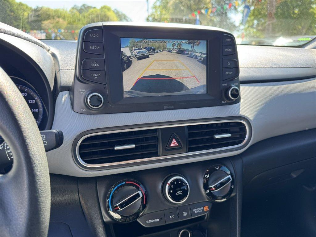 2021 Silver /Grey Hyundai Kona (KM8K12AA7MU) with an 2.0l I-4 MPI Dohc 2.0l engine, Automatic transmission, located at 745 East Steele Rd., West Columbia, SC, 29170, (803) 755-9148, 33.927212, -81.148483 - Photo#13