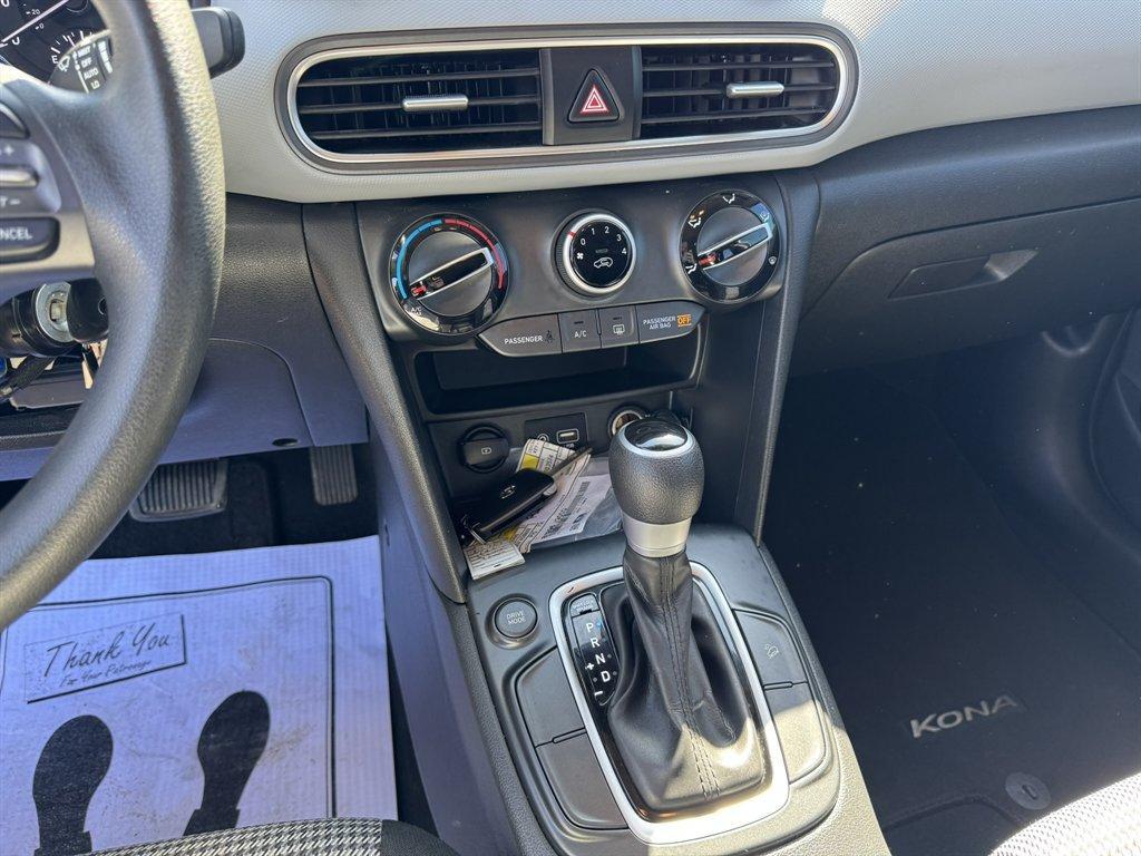 2021 Silver /Grey Hyundai Kona (KM8K12AA7MU) with an 2.0l I-4 MPI Dohc 2.0l engine, Automatic transmission, located at 745 East Steele Rd., West Columbia, SC, 29170, (803) 755-9148, 33.927212, -81.148483 - Photo#14