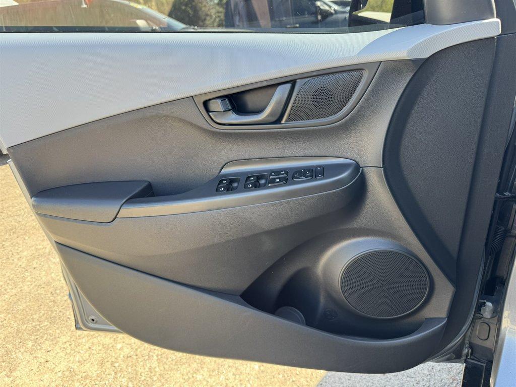 2021 Silver /Grey Hyundai Kona (KM8K12AA7MU) with an 2.0l I-4 MPI Dohc 2.0l engine, Automatic transmission, located at 745 East Steele Rd., West Columbia, SC, 29170, (803) 755-9148, 33.927212, -81.148483 - Photo#16