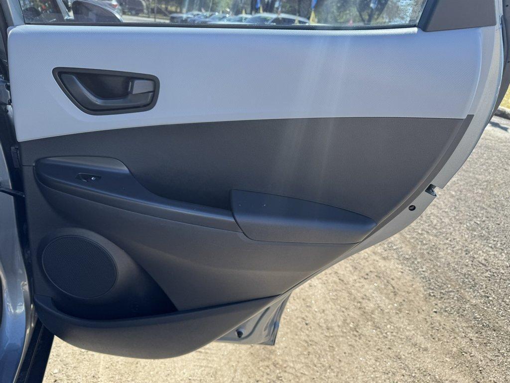 2021 Silver /Grey Hyundai Kona (KM8K12AA7MU) with an 2.0l I-4 MPI Dohc 2.0l engine, Automatic transmission, located at 745 East Steele Rd., West Columbia, SC, 29170, (803) 755-9148, 33.927212, -81.148483 - Photo#21