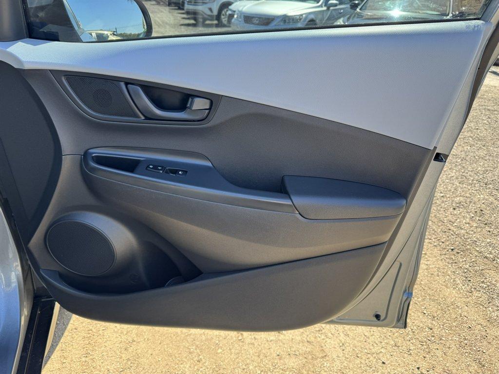 2021 Silver /Grey Hyundai Kona (KM8K12AA7MU) with an 2.0l I-4 MPI Dohc 2.0l engine, Automatic transmission, located at 745 East Steele Rd., West Columbia, SC, 29170, (803) 755-9148, 33.927212, -81.148483 - Photo#23