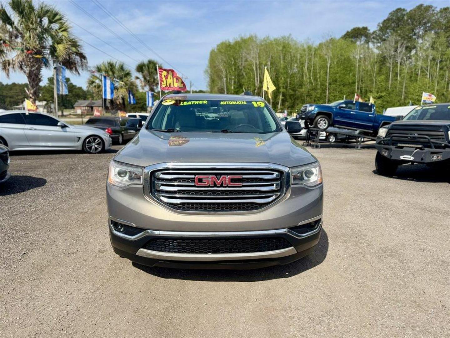 2019 Bronze /Grey GMC Acadia (1GKKNMLS9KZ) with an 3.6l V6 DI Dohc 3.6l engine, Automatic transmission, located at 745 East Steele Rd., West Columbia, SC, 29170, (803) 755-9148, 33.927212, -81.148483 - Photo#1