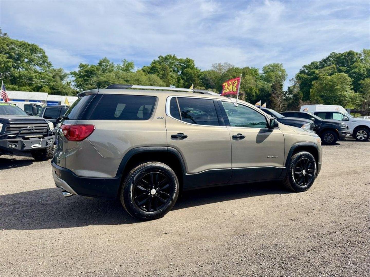 2019 Bronze /Grey GMC Acadia (1GKKNMLS9KZ) with an 3.6l V6 DI Dohc 3.6l engine, Automatic transmission, located at 745 East Steele Rd., West Columbia, SC, 29170, (803) 755-9148, 33.927212, -81.148483 - Photo#3