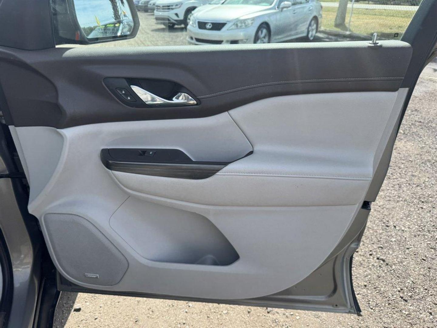 2019 Bronze /Grey GMC Acadia (1GKKNMLS9KZ) with an 3.6l V6 DI Dohc 3.6l engine, Automatic transmission, located at 745 East Steele Rd., West Columbia, SC, 29170, (803) 755-9148, 33.927212, -81.148483 - Photo#30