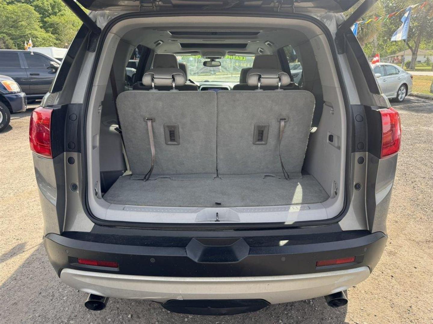 2019 Bronze /Grey GMC Acadia (1GKKNMLS9KZ) with an 3.6l V6 DI Dohc 3.6l engine, Automatic transmission, located at 745 East Steele Rd., West Columbia, SC, 29170, (803) 755-9148, 33.927212, -81.148483 - Photo#33