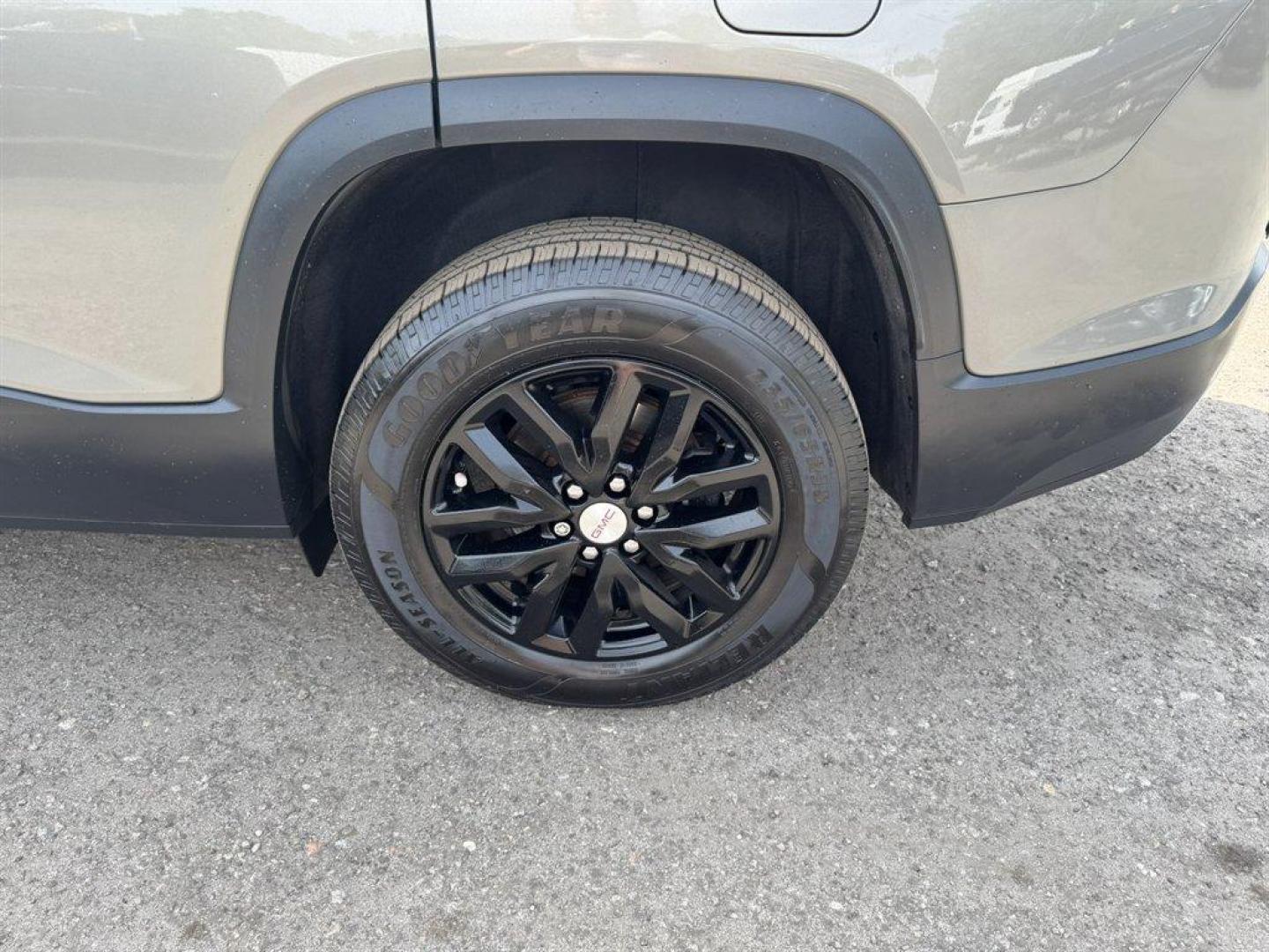 2019 Bronze /Grey GMC Acadia (1GKKNMLS9KZ) with an 3.6l V6 DI Dohc 3.6l engine, Automatic transmission, located at 745 East Steele Rd., West Columbia, SC, 29170, (803) 755-9148, 33.927212, -81.148483 - Photo#38