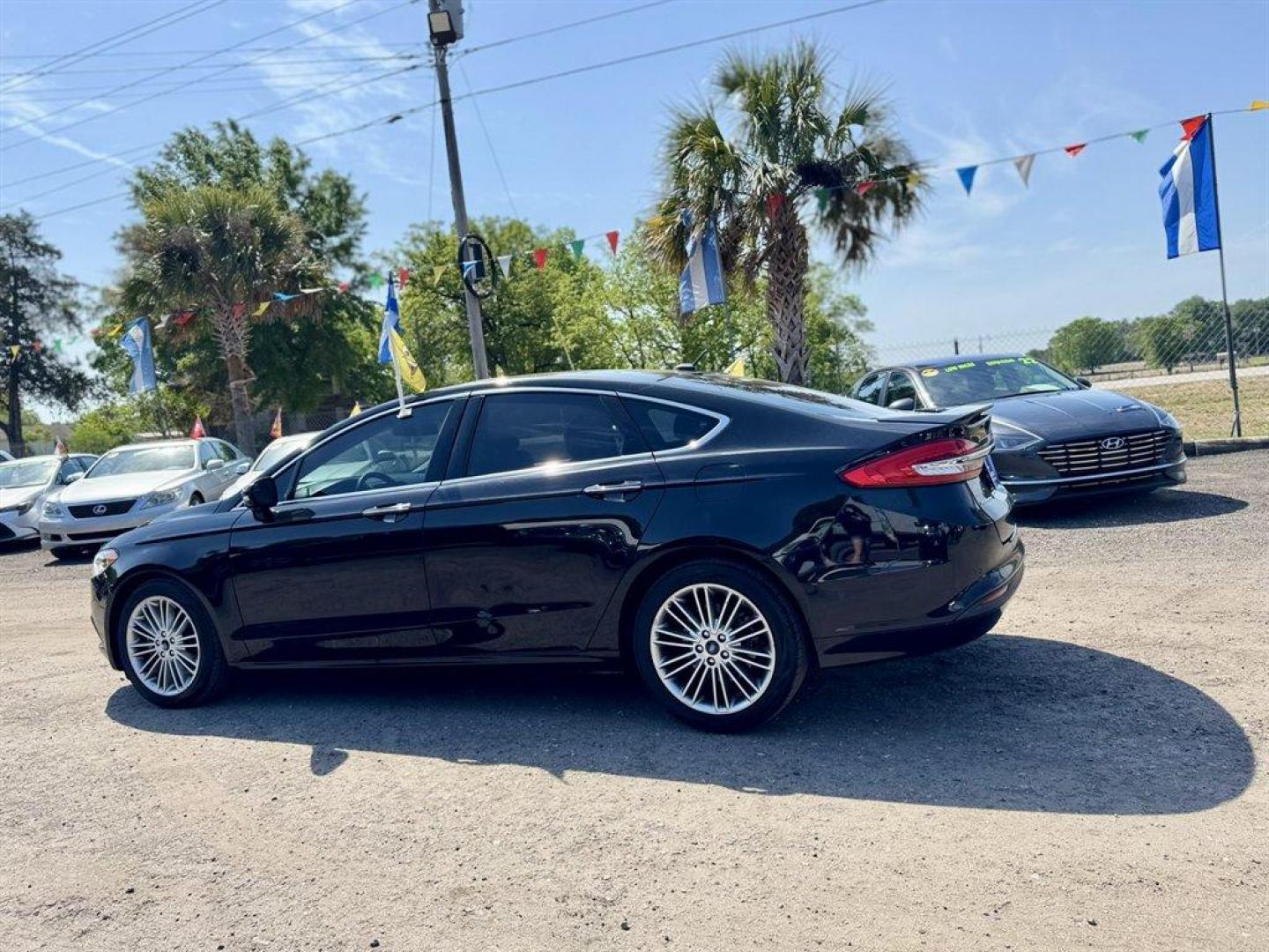 2017 Black /Black Ford Fusion (3FA6P0HDXHR) with an 1.5l I-4 DI Dohc Ecoboost engine, Automatic transmission, located at 745 East Steele Rd., West Columbia, SC, 29170, (803) 755-9148, 33.927212, -81.148483 - Photo#5