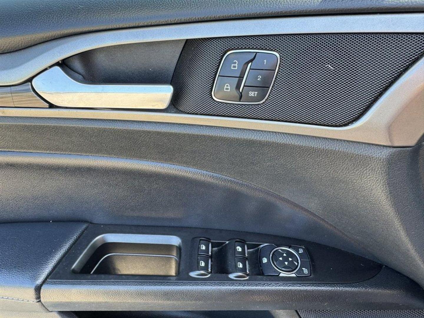 2017 Black /Black Ford Fusion (3FA6P0HDXHR) with an 1.5l I-4 DI Dohc Ecoboost engine, Automatic transmission, located at 745 East Steele Rd., West Columbia, SC, 29170, (803) 755-9148, 33.927212, -81.148483 - Photo#19