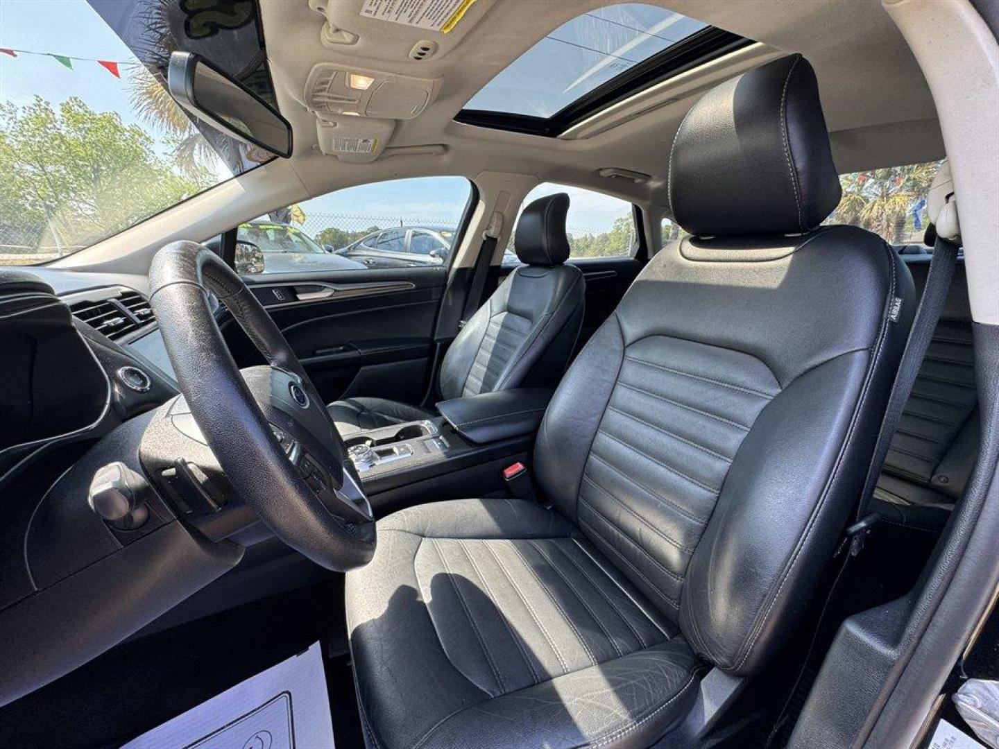 2017 Black /Black Ford Fusion (3FA6P0HDXHR) with an 1.5l I-4 DI Dohc Ecoboost engine, Automatic transmission, located at 745 East Steele Rd., West Columbia, SC, 29170, (803) 755-9148, 33.927212, -81.148483 - Photo#20