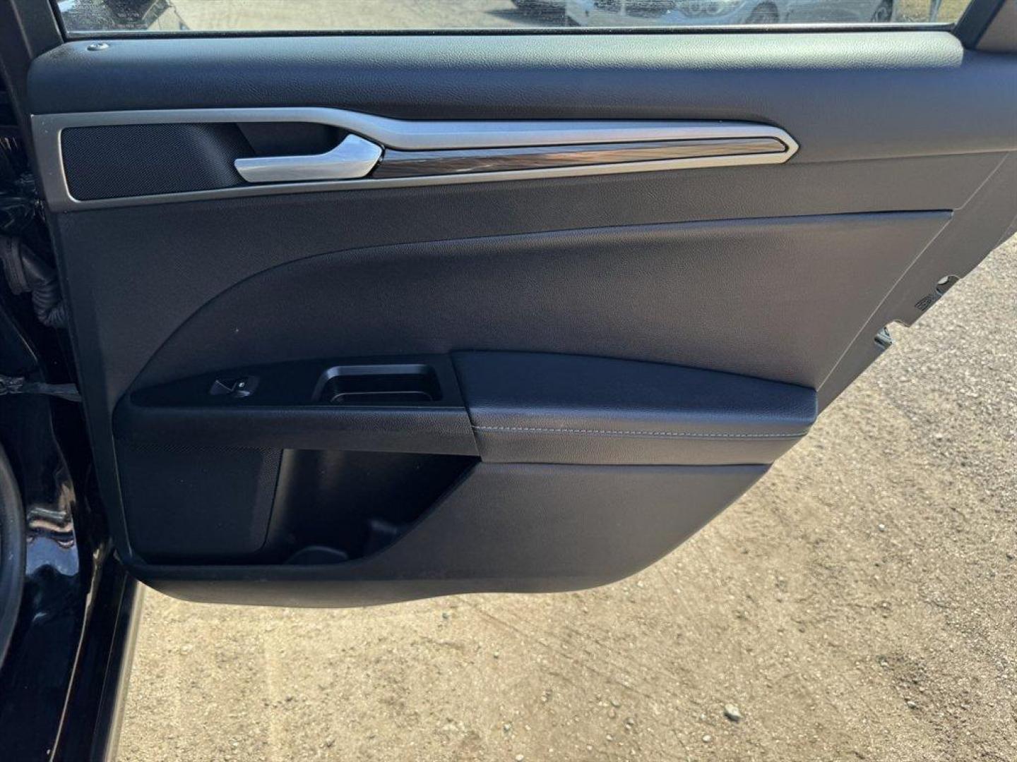 2017 Black /Black Ford Fusion (3FA6P0HDXHR) with an 1.5l I-4 DI Dohc Ecoboost engine, Automatic transmission, located at 745 East Steele Rd., West Columbia, SC, 29170, (803) 755-9148, 33.927212, -81.148483 - Photo#24