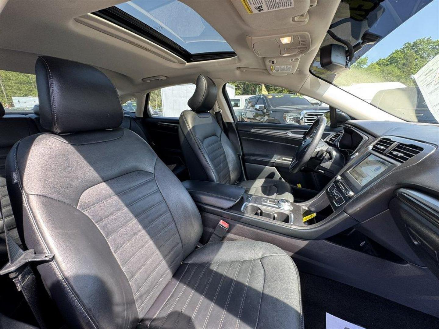 2017 Black /Black Ford Fusion (3FA6P0HDXHR) with an 1.5l I-4 DI Dohc Ecoboost engine, Automatic transmission, located at 745 East Steele Rd., West Columbia, SC, 29170, (803) 755-9148, 33.927212, -81.148483 - Photo#27
