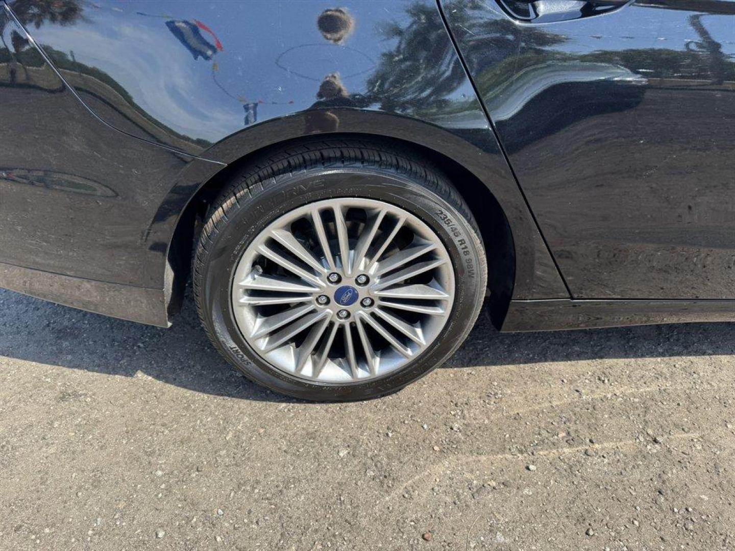 2017 Black /Black Ford Fusion (3FA6P0HDXHR) with an 1.5l I-4 DI Dohc Ecoboost engine, Automatic transmission, located at 745 East Steele Rd., West Columbia, SC, 29170, (803) 755-9148, 33.927212, -81.148483 - Photo#31