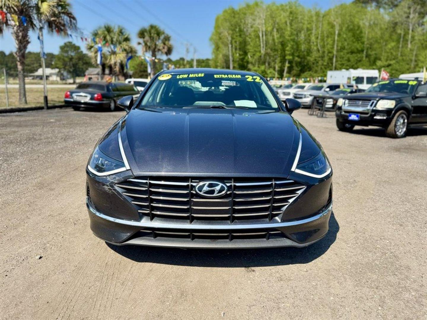 2022 Grey /Black Hyundai Sonata (5NPEG4JA2NH) with an 2.5l I-4 DI Dohc 2.5l engine, Automatic transmission, located at 745 East Steele Rd., West Columbia, SC, 29170, (803) 755-9148, 33.927212, -81.148483 - Photo#1