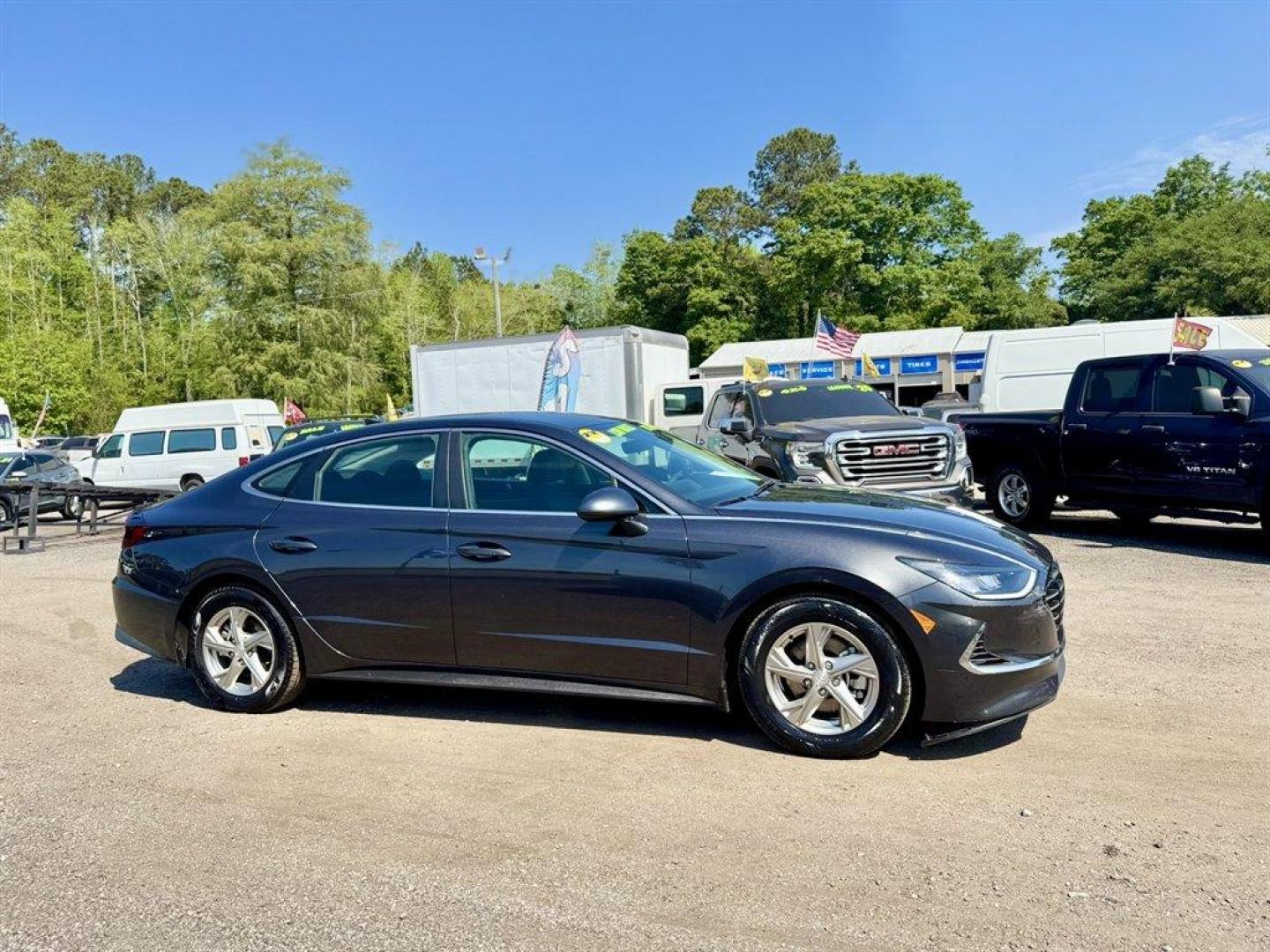 2022 Grey /Black Hyundai Sonata (5NPEG4JA2NH) with an 2.5l I-4 DI Dohc 2.5l engine, Automatic transmission, located at 745 East Steele Rd., West Columbia, SC, 29170, (803) 755-9148, 33.927212, -81.148483 - Photo#2