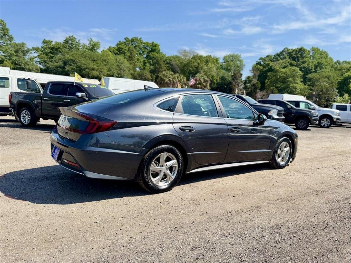2022 Grey /Black Hyundai Sonata (5NPEG4JA2NH) with an 2.5l I-4 DI Dohc 2.5l engine, Automatic transmission, located at 745 East Steele Rd., West Columbia, SC, 29170, (803) 755-9148, 33.927212, -81.148483 - Photo#3