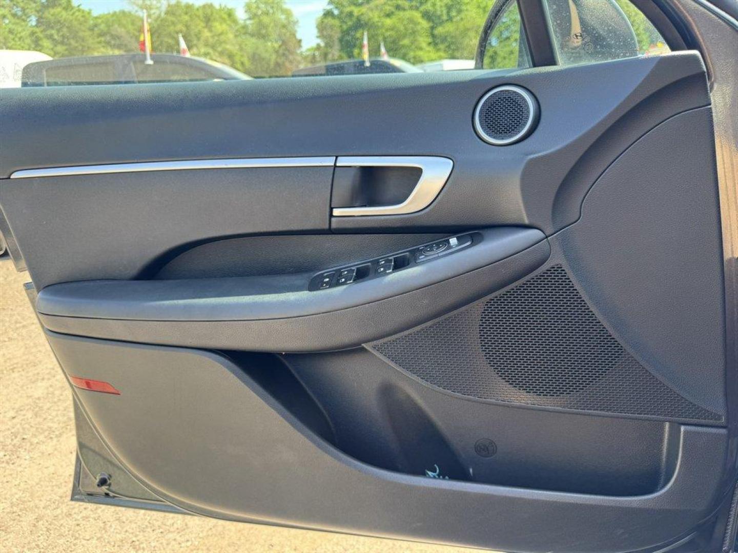2022 Grey /Black Hyundai Sonata (5NPEG4JA2NH) with an 2.5l I-4 DI Dohc 2.5l engine, Automatic transmission, located at 745 East Steele Rd., West Columbia, SC, 29170, (803) 755-9148, 33.927212, -81.148483 - Photo#16