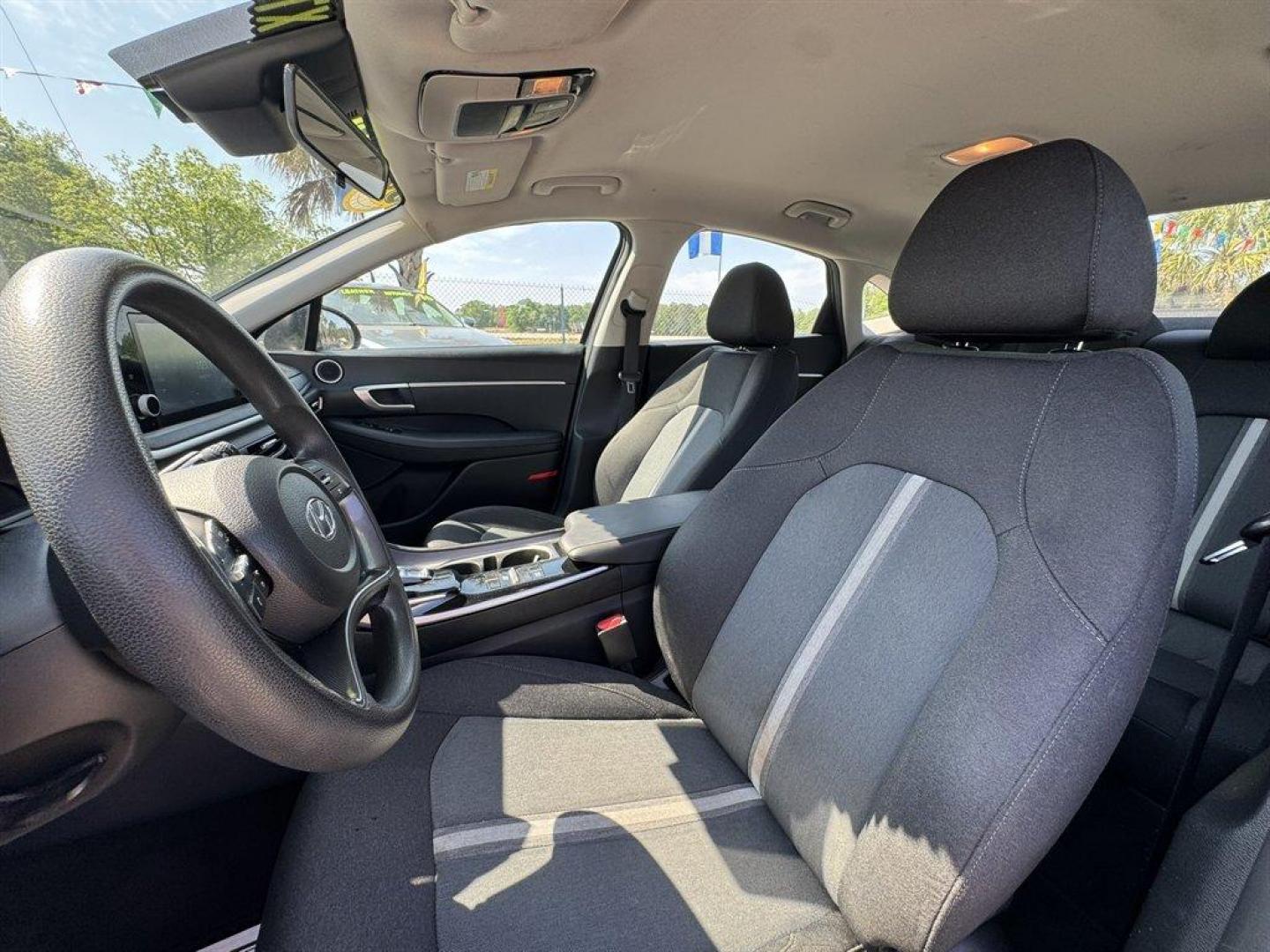2022 Grey /Black Hyundai Sonata (5NPEG4JA2NH) with an 2.5l I-4 DI Dohc 2.5l engine, Automatic transmission, located at 745 East Steele Rd., West Columbia, SC, 29170, (803) 755-9148, 33.927212, -81.148483 - Photo#18