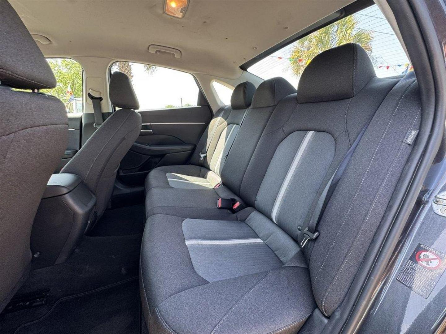 2022 Grey /Black Hyundai Sonata (5NPEG4JA2NH) with an 2.5l I-4 DI Dohc 2.5l engine, Automatic transmission, located at 745 East Steele Rd., West Columbia, SC, 29170, (803) 755-9148, 33.927212, -81.148483 - Photo#20