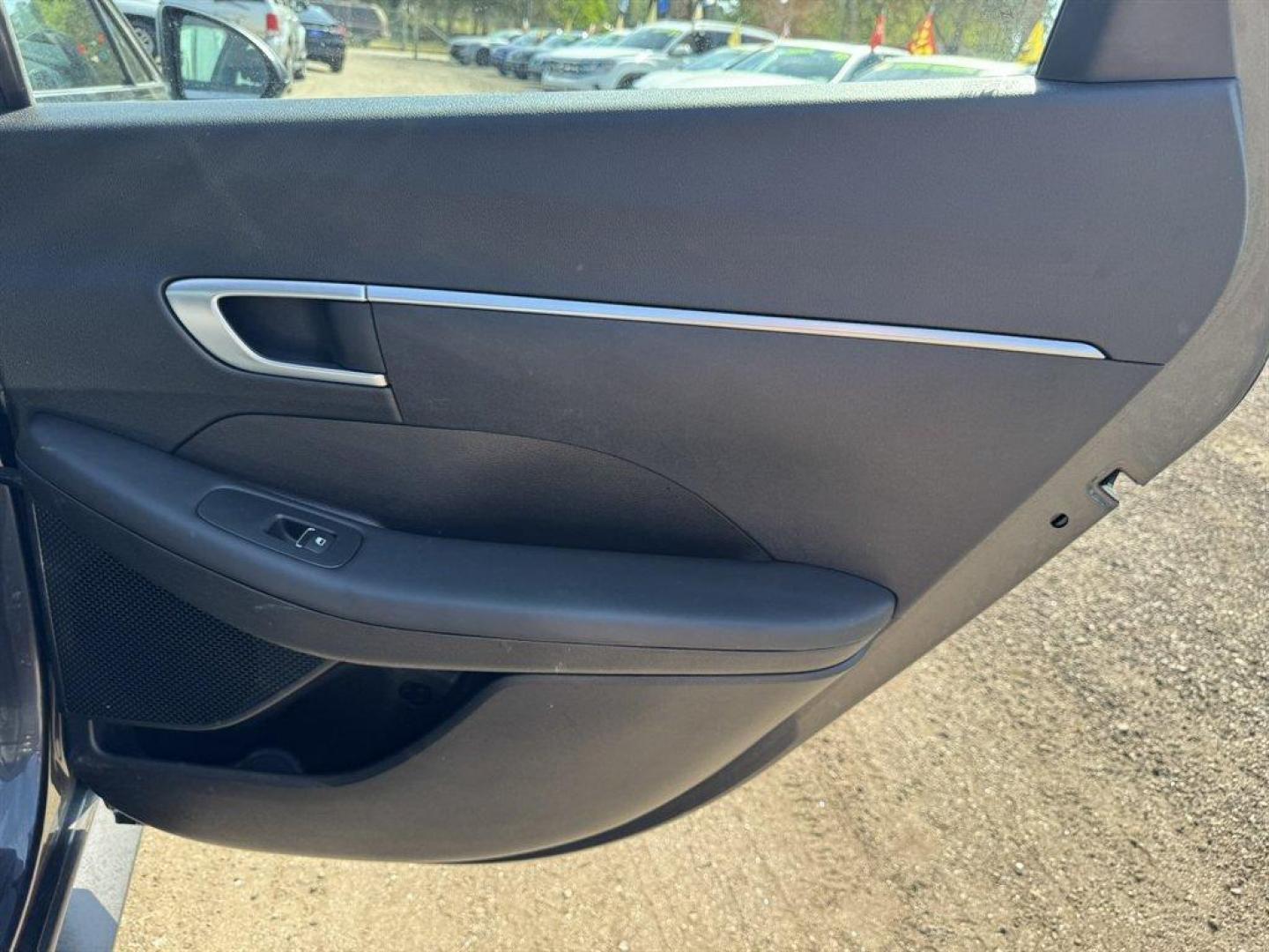 2022 Grey /Black Hyundai Sonata (5NPEG4JA2NH) with an 2.5l I-4 DI Dohc 2.5l engine, Automatic transmission, located at 745 East Steele Rd., West Columbia, SC, 29170, (803) 755-9148, 33.927212, -81.148483 - Photo#21