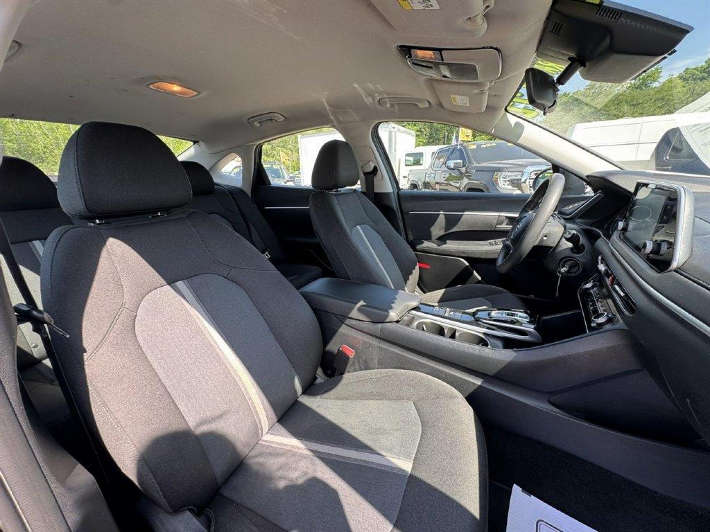 2022 Grey /Black Hyundai Sonata (5NPEG4JA2NH) with an 2.5l I-4 DI Dohc 2.5l engine, Automatic transmission, located at 745 East Steele Rd., West Columbia, SC, 29170, (803) 755-9148, 33.927212, -81.148483 - Photo#24
