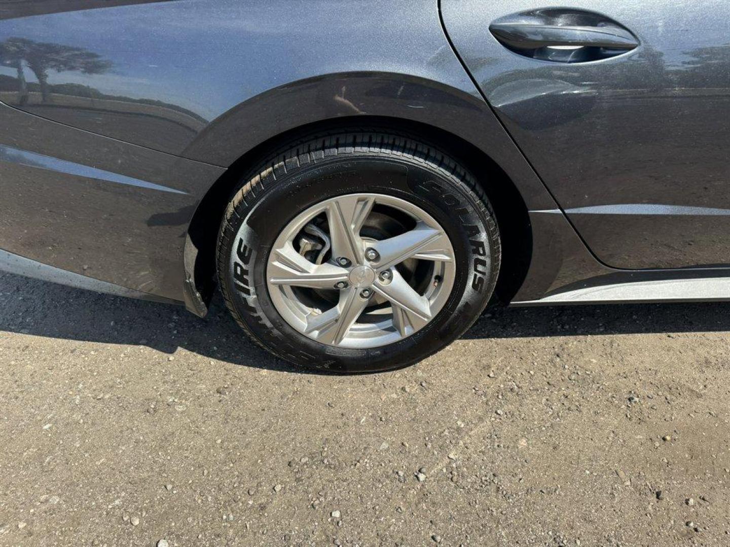 2022 Grey /Black Hyundai Sonata (5NPEG4JA2NH) with an 2.5l I-4 DI Dohc 2.5l engine, Automatic transmission, located at 745 East Steele Rd., West Columbia, SC, 29170, (803) 755-9148, 33.927212, -81.148483 - Photo#26