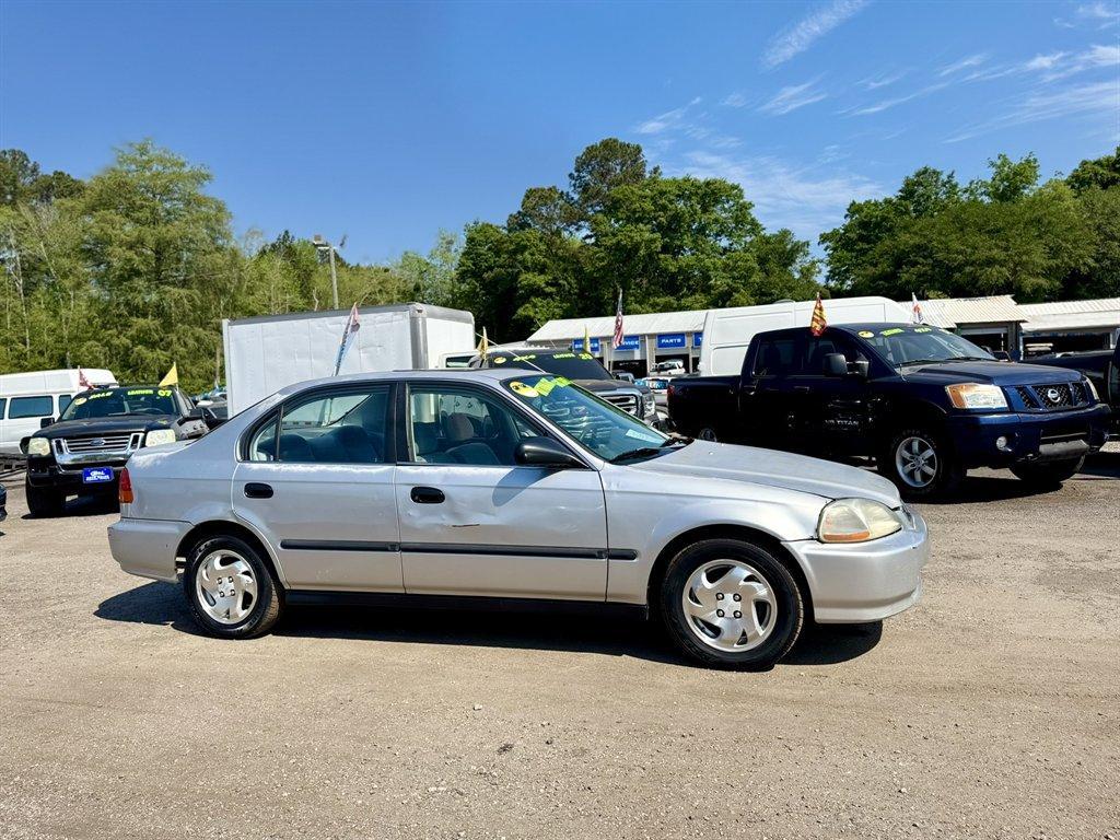 1997 Silver /Grey Honda Civic (2HGEJ6679VH) with an 1.6l I-4 EFI Sohc 1.6l engine, Automatic transmission, located at 745 East Steele Rd., West Columbia, SC, 29170, (803) 755-9148, 33.927212, -81.148483 - Photo#2