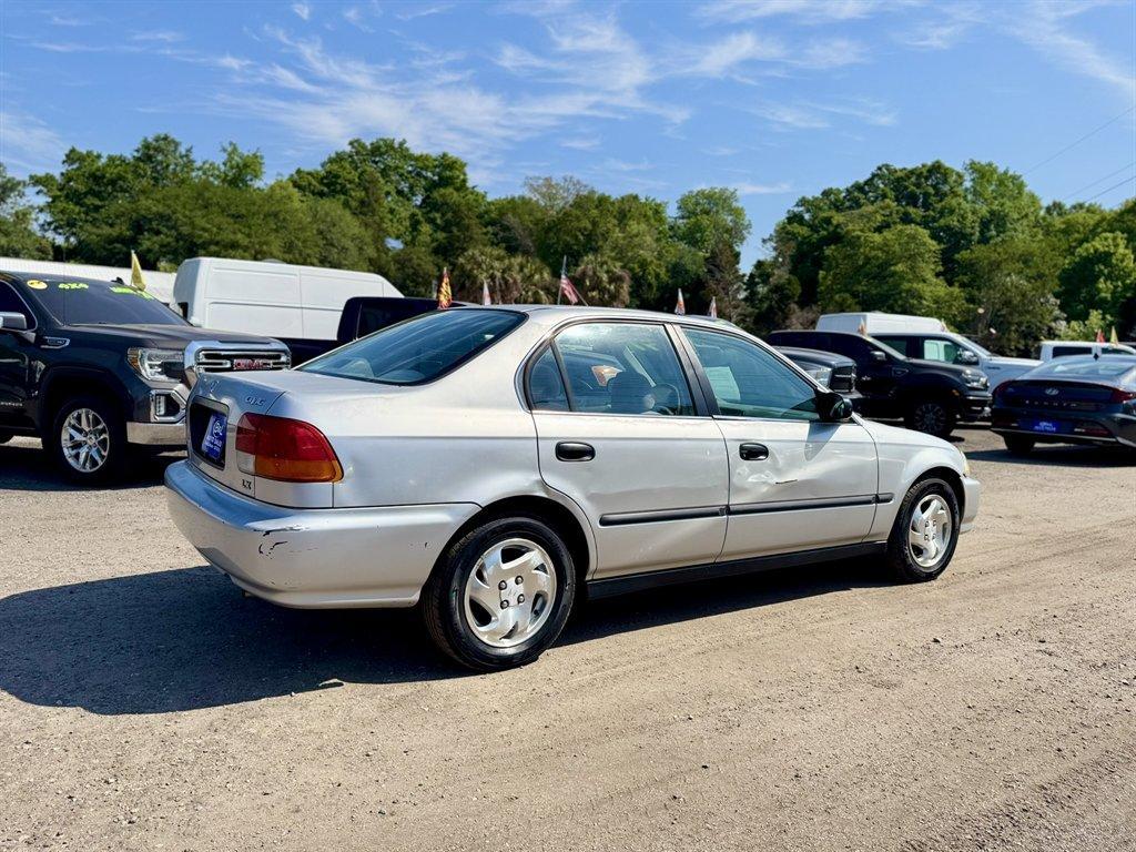 1997 Silver /Grey Honda Civic (2HGEJ6679VH) with an 1.6l I-4 EFI Sohc 1.6l engine, Automatic transmission, located at 745 East Steele Rd., West Columbia, SC, 29170, (803) 755-9148, 33.927212, -81.148483 - Photo#3