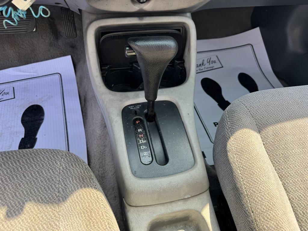 1997 Silver /Grey Honda Civic (2HGEJ6679VH) with an 1.6l I-4 EFI Sohc 1.6l engine, Automatic transmission, located at 745 East Steele Rd., West Columbia, SC, 29170, (803) 755-9148, 33.927212, -81.148483 - Photo#11