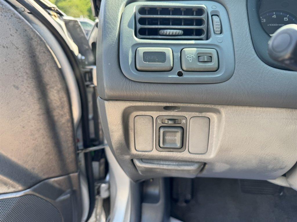 1997 Silver /Grey Honda Civic (2HGEJ6679VH) with an 1.6l I-4 EFI Sohc 1.6l engine, Automatic transmission, located at 745 East Steele Rd., West Columbia, SC, 29170, (803) 755-9148, 33.927212, -81.148483 - Photo#13
